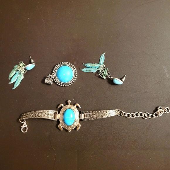 unbranded Jewelry - Bohemian Turquoise and Silver accent Bracelet, Earrings and Charm Set